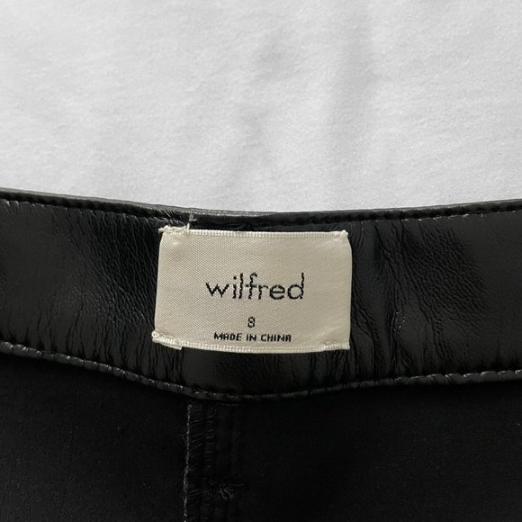 Aritzia Faux-Leather Shorts (8) - Picture 6 of 9